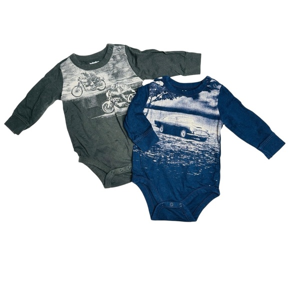 GAP Baby Boys Long Sleeve One Pieces Lot of 2 Car & Motorcycle Graphic 3-6M - Picture 1 of 6
